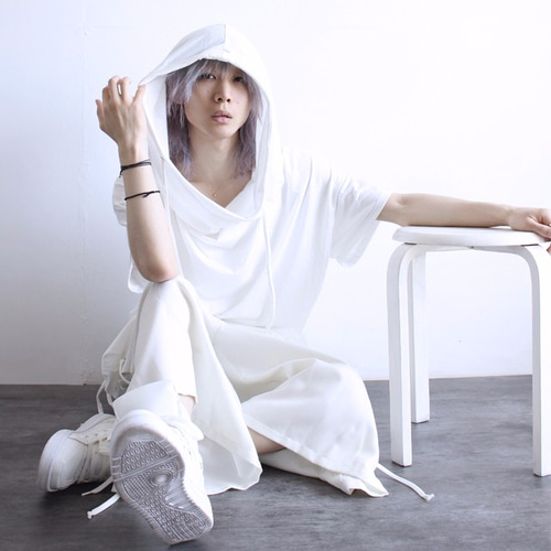 ホワイト クロップドパーカー フード付き shein ショート丈