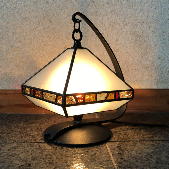 ステンドグラスランプ 