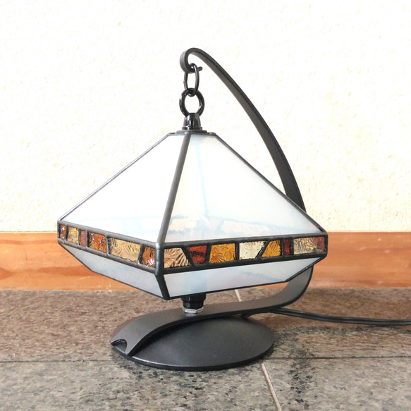 ステンドグラスランプ 