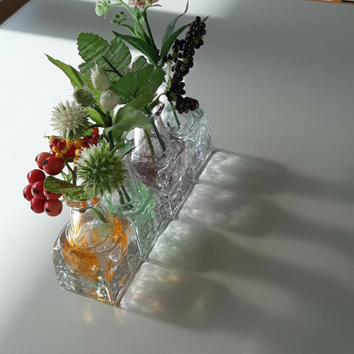 キューブ 一輪挿し 緑 吹きガラス 一輪挿し・花瓶・花器 ガラス キューブ 一輪挿し 緑 吹きガラス 一輪挿し・花瓶・花器 ガラス