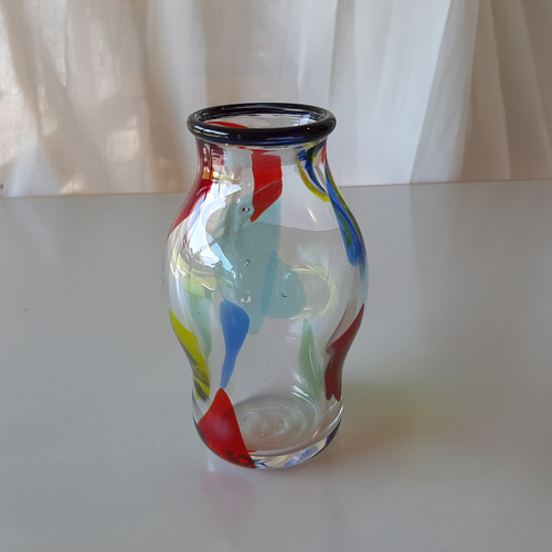 ガラス作家　作家物　花瓶　一輪挿し　ドリンクボトル　吹きガラス 一輪挿し 伊藤泰三作 しずくの一輪挿し おしゃれ フラワーベース ミニ