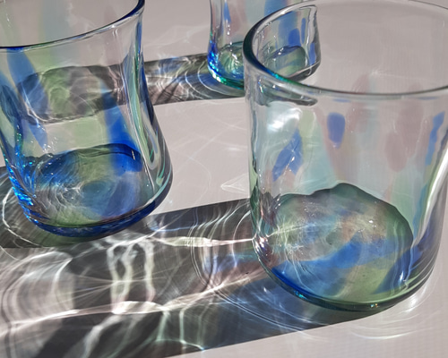 ふにゃコップ ブルー系マルチカラー 吹きガラス グラス ガラス日和