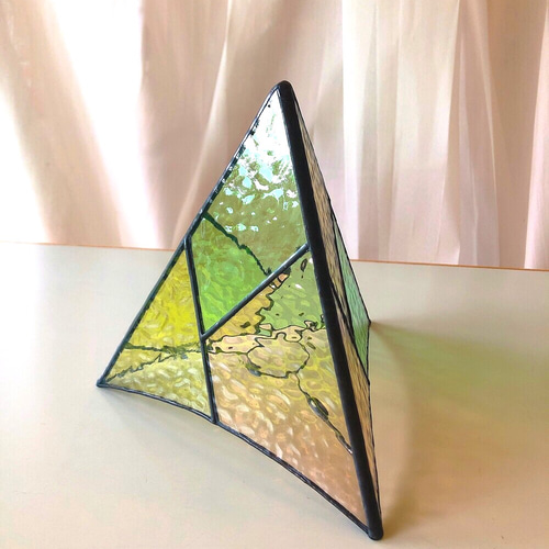 ステンドグラスの三角ライト [パステル] スタンドライト