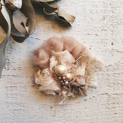 胸花[pinkbeige拼貼]頭髮橡膠·瓦萊塔多變 第1張的照片