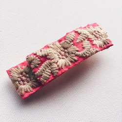 瓦萊塔【刺繡花朵】 第2張的照片