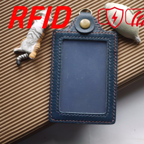 レザーカードホルダー Jamale（ジャマレ） 栃木レザー 縦型 IDカードホルダー ネック