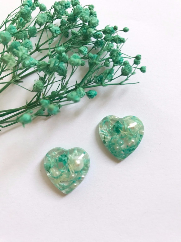 緑の花ゼリー真珠のイヤリング 3枚目の画像