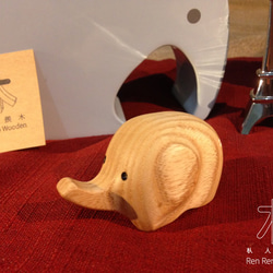 萬象更新  大象筷子架 新年新氣象  把快樂拴住  栓木大象造型筷子架 第3張的照片