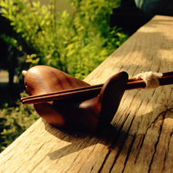 木製箸置きペン枕鳥YirenxingHuMeimanクルミ手作り木材シンプルで素敵 2枚目の画像