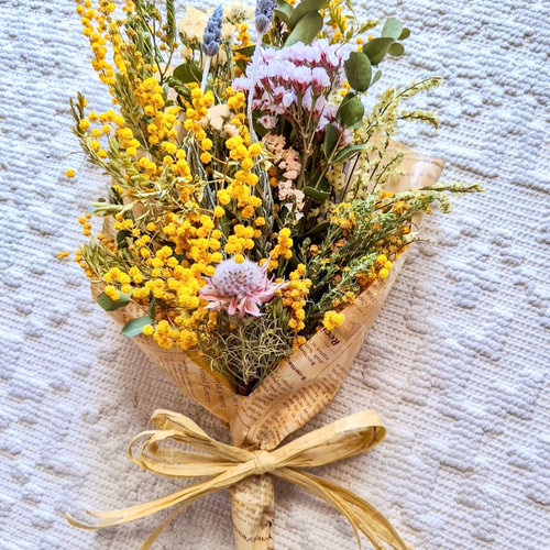 レモンユーカリ香るケイトウやスターチスのスワッグ①