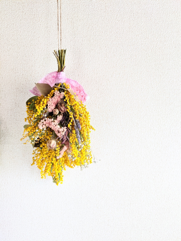 レモンユーカリ香るケイトウやスターチスのスワッグ①