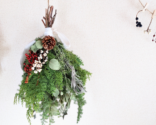 レモンユーカリ香るケイトウやスターチスのスワッグ①