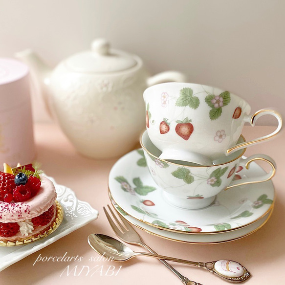 作家様　イヤリング　ハンドメイド　ティーカップ　苺　お茶会 大人可愛い♡いちごペアティーカップ ティーカップ MIYABI 通販