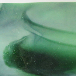 ブルズアイ　フュージング用板ガラス154　ミントオパールとディープフォレストの流れ模様　14.5x10x0.3cm　1枚 3枚目の画像