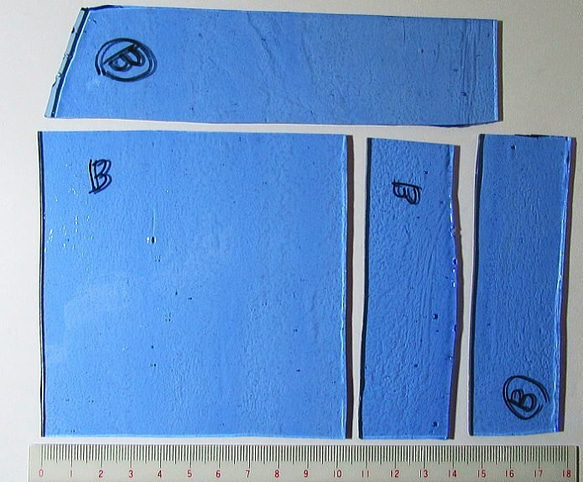 ブルズアイ　フュージング用板ガラス端材パックE　ブルー透明　送料込 1枚目の画像