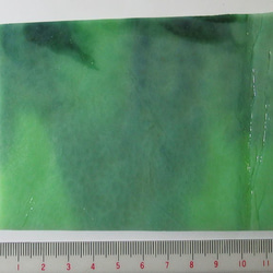 ブルズアイ　フュージング用板ガラス31　流れ模様2種　グリーン系2色・白とブルー　計2枚 4枚目の画像