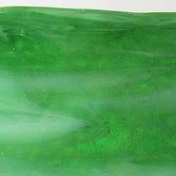 ブルズアイ　フュージング用板ガラス126　ライトグリーンとホワイトの流れ模様　13.7x11.5x0.3cm　1枚 5枚目の画像