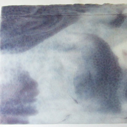 ブルズアイ　フュージング用板ガラス127　ラベンダーとホワイトの流れ模様　18.6x16x0.3cm　1枚 10枚目の画像