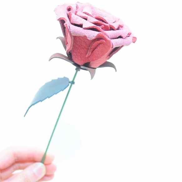 [レザーローズ|]こするワックス赤い革型押し革素材のバッグ無料バレンタインの花は、イタリアの革ベジタブルなめしの革革DIYこする 1枚目の画像