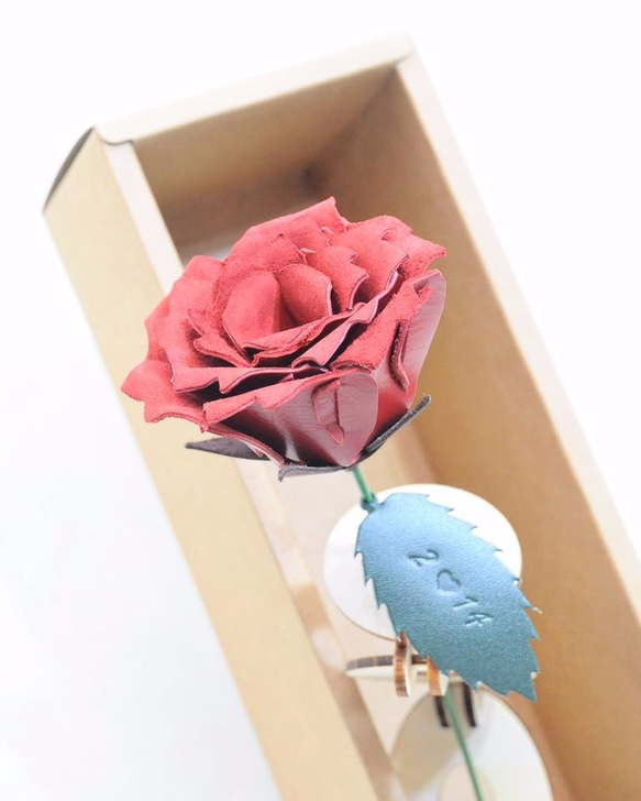 [レザーローズ|ローズレッド]革エンボスレザー素材のバッグ無料バレンタインの花は、イタリアの革ベジタブルなめしの革革DIY周年を 2枚目の画像
