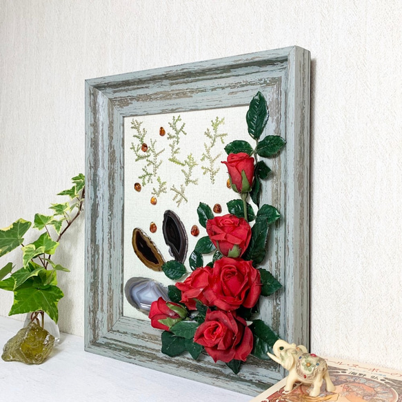 天然石メノウと赤いバラのユニークなコラージュ アート お部屋の飾りに♪贈り物に♪clm003 4枚目の画像