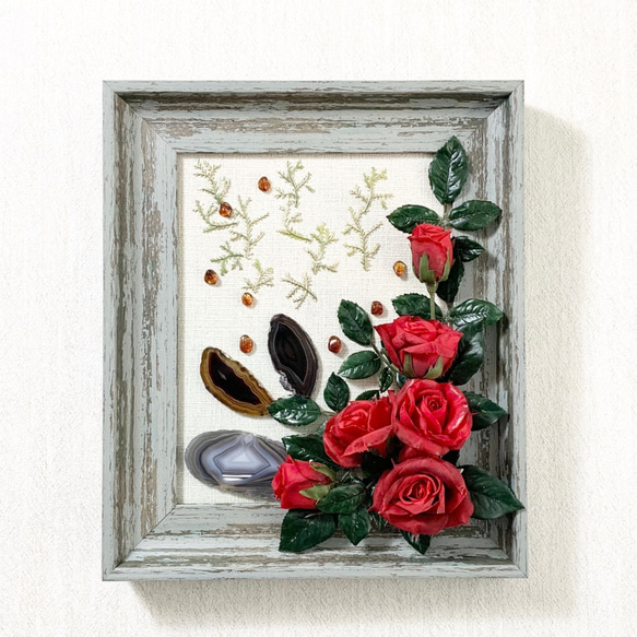 天然石メノウと赤いバラのユニークなコラージュ アート お部屋の飾りに♪贈り物に♪clm003 1枚目の画像
