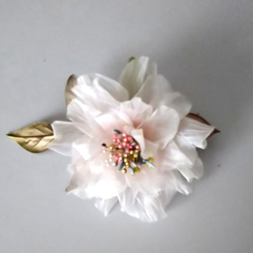 染め布花＊ふんわりオーガンジーの薔薇コサージュ コサージュ