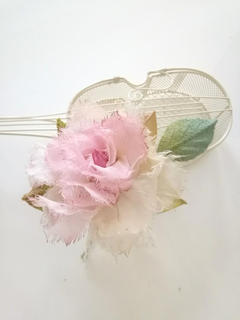 染め布花＊アンティーク☆綿オーガンジーの薔薇コサージュ