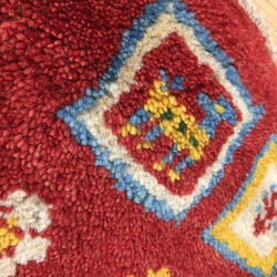 ペルシャ絨毯　ギャッベ　ミニマット　40×44　赤　茜色　桃色　花 4枚目の画像