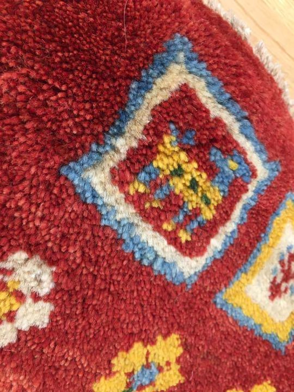 ペルシャ絨毯　ギャッベ　ミニマット　40×44　赤　茜色　桃色　花 4枚目の画像
