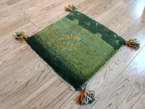 大特価40％OFF】ペルシャ絨毯　ギャッベ　ミニマット　40×39　緑　生命の木 8枚目の画像