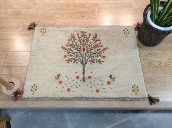 ペルシャ　ギャッベ ミニマット 39×44.5 アイボリー　ザクロの木 ペルシャ ギャッベ 玄関マット 横柄 88x60 ザクロの木 アイボリー