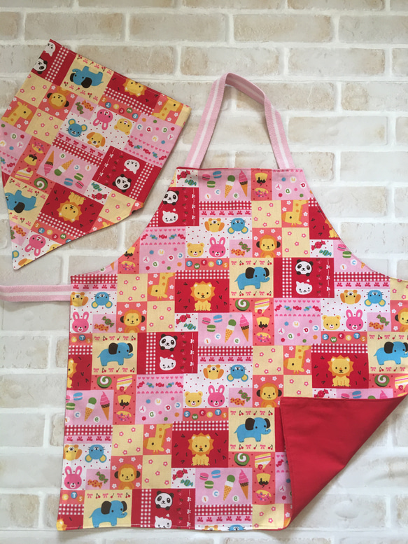 100自分で着られるリバーシブルエプロンと三角巾のセット 雑貨・その他