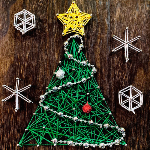 クリスマスツリーのハンドメイド素材 ストリングアートの制作キット