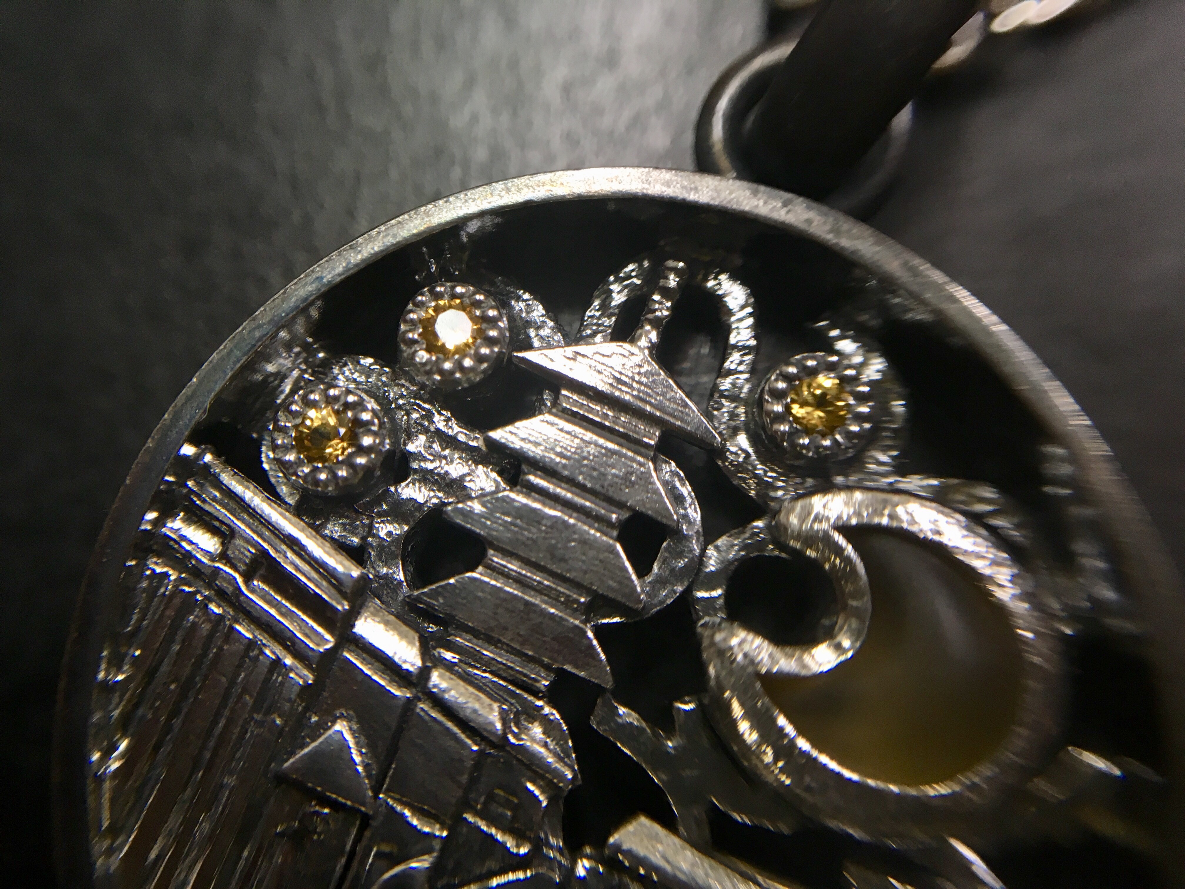 シトリントパーズとイエローサファイアのシルバーペンダント３