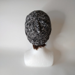デニム糸のニット帽（黒＆白） 6枚目の画像