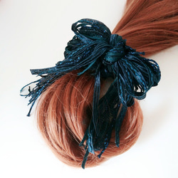 輸入糸キラりリボンのヘアゴム 1枚目の画像
