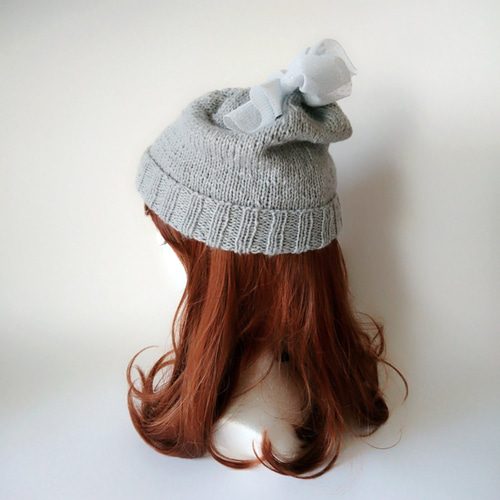 受注制作】チュールリボンのニット帽(ライトグレー） ニット帽