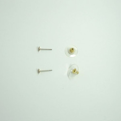 白い花のイヤリング・ピアス~オルゴナイト 4枚目の画像