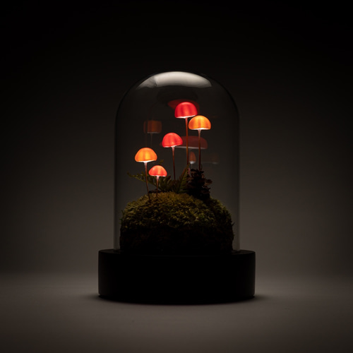 大きなきのこ形シェード カラフル針金によるペンダントライト 小さな村