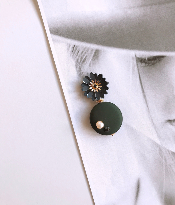 Black flower&Moss green＊イヤリング／ピアス 5枚目の画像