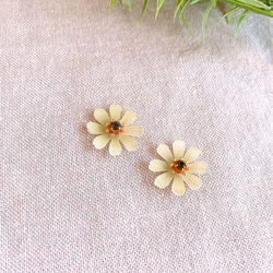 Smoky Green Flower＊イヤリング／ピアス 3枚目の画像