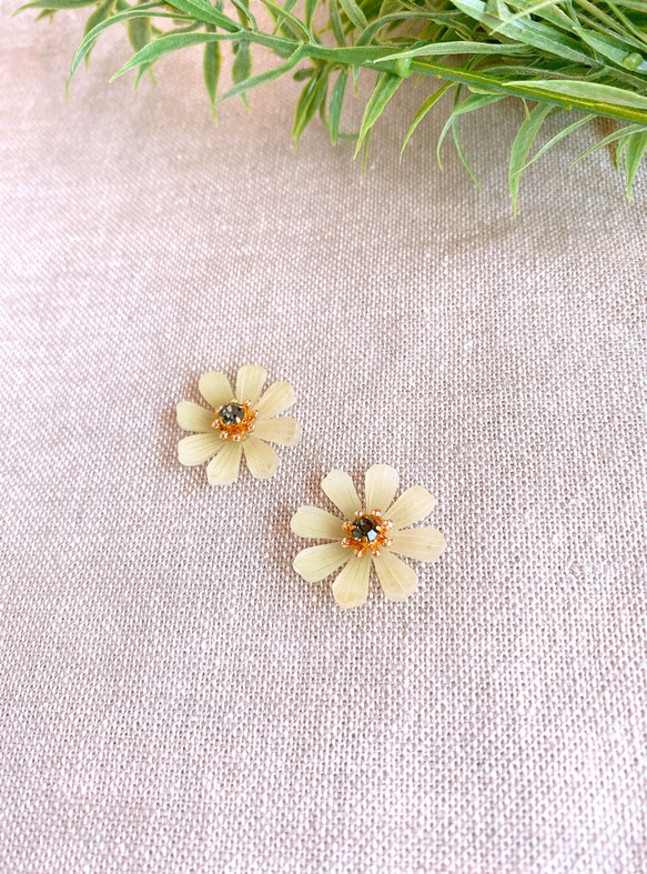 Smoky Green Flower＊イヤリング／ピアス 4枚目の画像