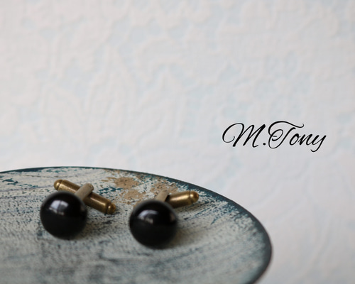 天然石ブラックオニキス～ カフスボタン ～アンティークゴールド