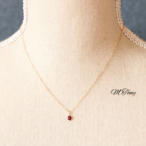 カジュアルネックレス 赤い装飾付き 小さなポインセチアのネックレス -レッド- （ つまみ細工＊受注制作