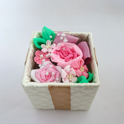 つまみ細工　フラワーボックス ピンクのお花 4枚目の画像
