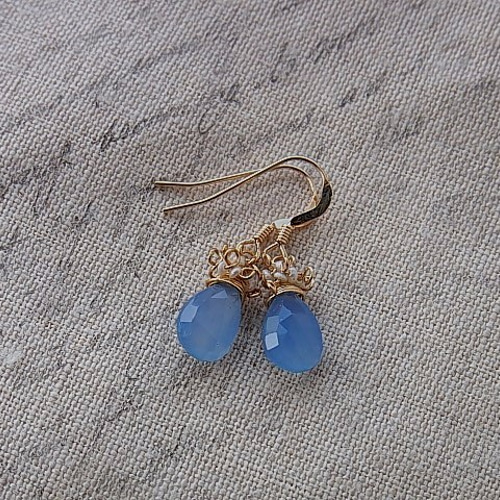 14kgf水色カラーカルセドニー&淡水パールピアス Lacy Lady＊ブルーカルセドニー＊淡水パール＊14Kgfピアス＊no.153