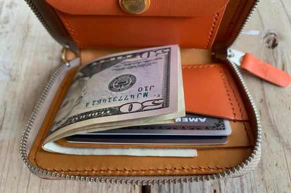 日本札にも対応した小さい財布　コインケース付きの海外旅行用スモールウォレット　トラベル革小物　オレンジ　ラッピング可 4枚目の画像