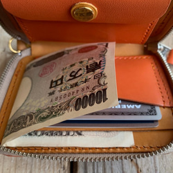 日本札にも対応した小さい財布　コインケース付きの海外旅行用スモールウォレット　トラベル革小物　オレンジ　ラッピング可 5枚目の画像