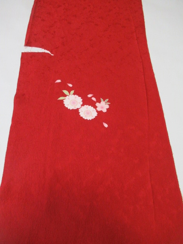 紅色櫻花圖案 純絲家徽設計 Tango chirimen No.124-6 左身肩 [100cm x 38cm] 振袖日本布的拆 第3張的照片